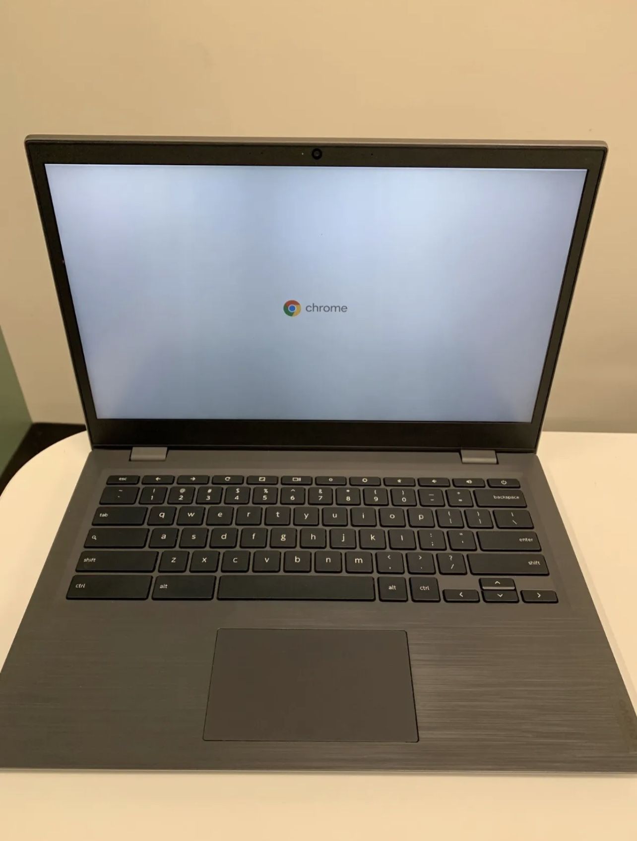 laptop touchscreen lenovo 14 inches like new condition