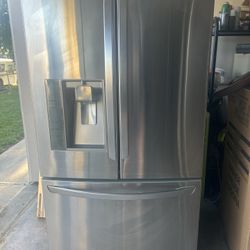 LG FRENCH DOOR REFRIGERATOR 