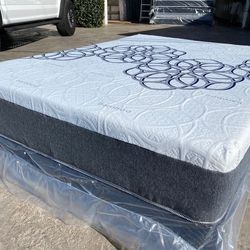 Full Bamboo Hybrid Cool Gel Memory Foam Mattress!!
