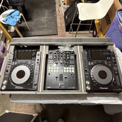 Pioneer CDJ-2000 Nexus Pair + Pioneer DJM-S9 Mixer Set in Case - Tested Works