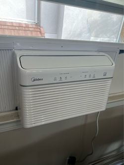 Midea 12,000 BTU Window Air Conditioner + Heat