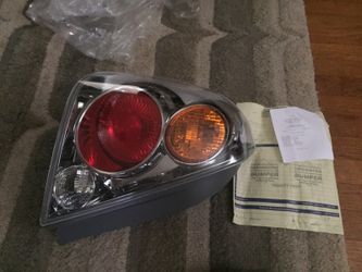 2002 Nissan Altima headlight