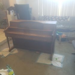 Free, Piano