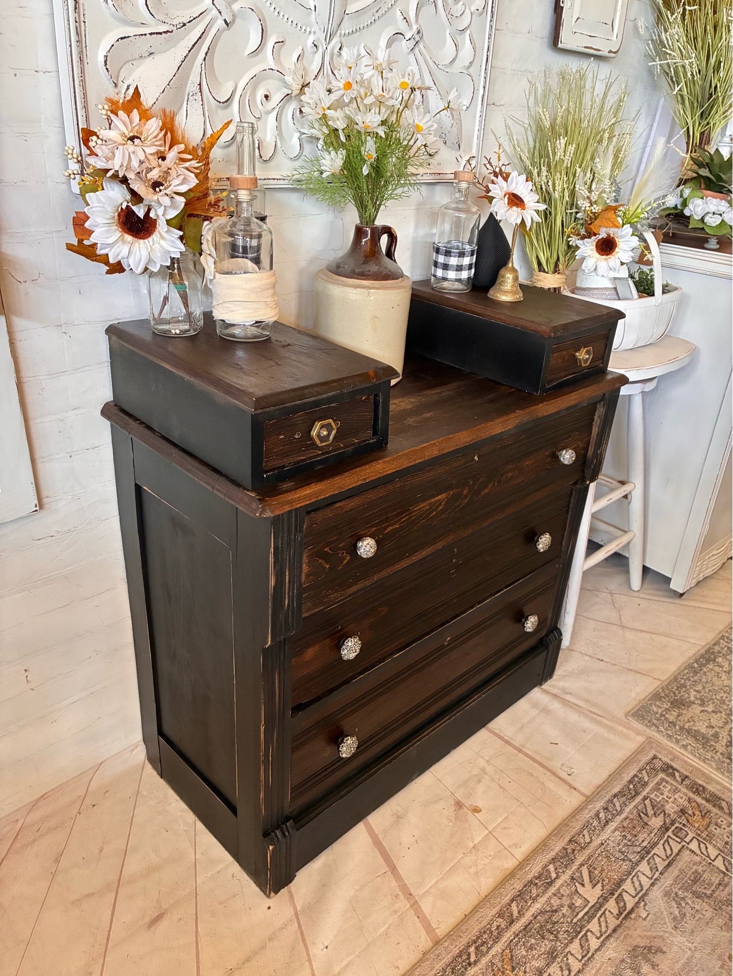 Dresser - Buffet - Bar