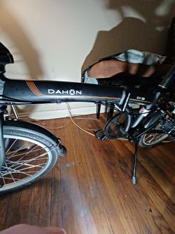 Folding Dahon SUV D6