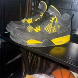 Jordan 4 Yellow Thunder