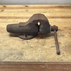 Vintage Wilton Bullet Work Bench Vise 8300N Tool