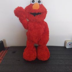 Original Tickle Me Elmo by Fisher-Price Mattel