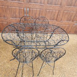 6 PIECE WROUGHT IRON PATIO SET ***