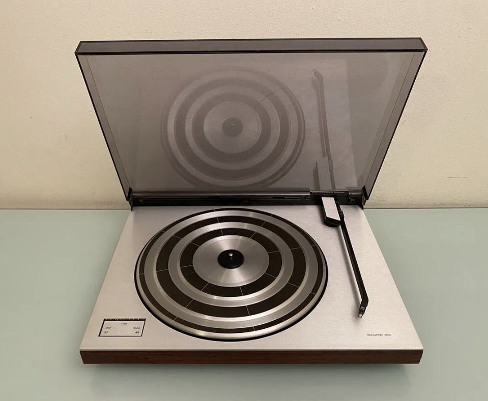 Bang and Olufsen Beogram 2400 B&O Vintage Turntable Audiophile Record Player Phonograph with amazing MMC20EN cartridge