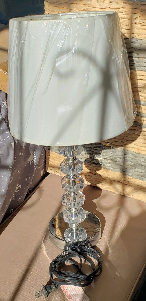 Table Lamp.. 20 Inch Tall..  Perfect Working Condition