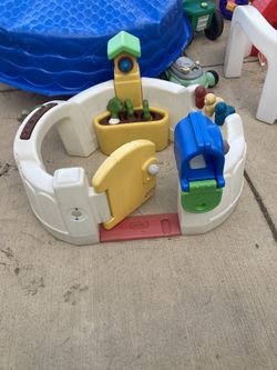 Vintage Little Tikes Activity Garden