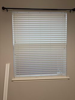 White Horizontal Window 58x47 1/4 Blinds