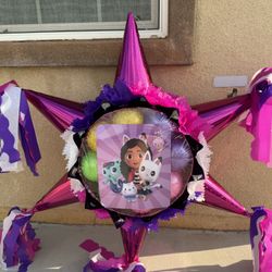 Gabby Doll House Star Pinata With Balls 