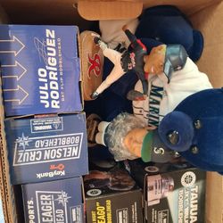 Mariners Bobbleheads And Bears