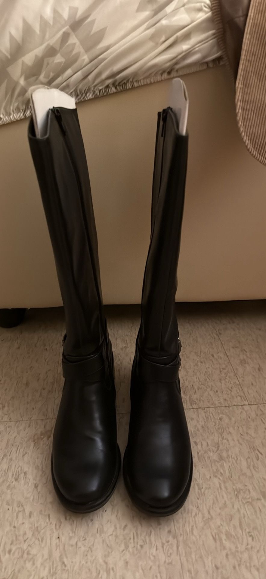 Wear Ever Winter Boots (Black, size 7.5)