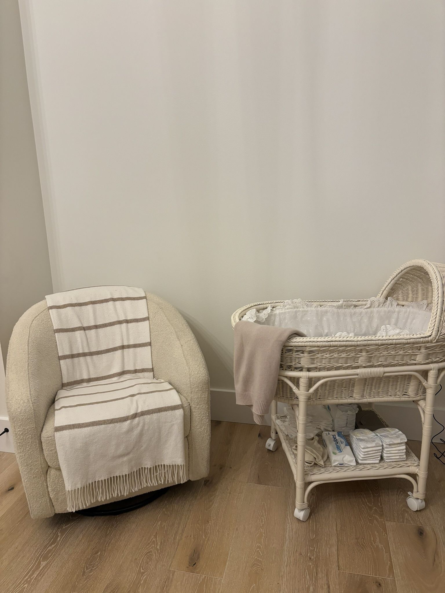 Pottery Barn Wicker Bassinet White Mattress Pad