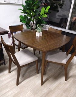 Beautiful‼️5-pc dining table set walnut finish