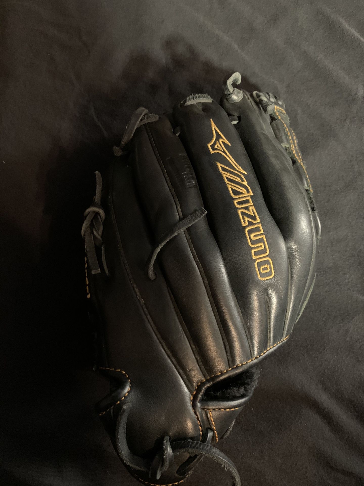 Mizuno MVP fastball glove 11.5 inches