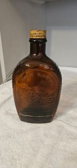 Mount Rushmore Amber Glass Bottle with Screw top