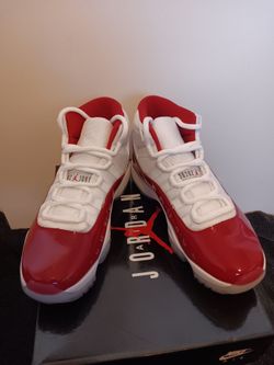 Jordan 11 Red and white men size 5