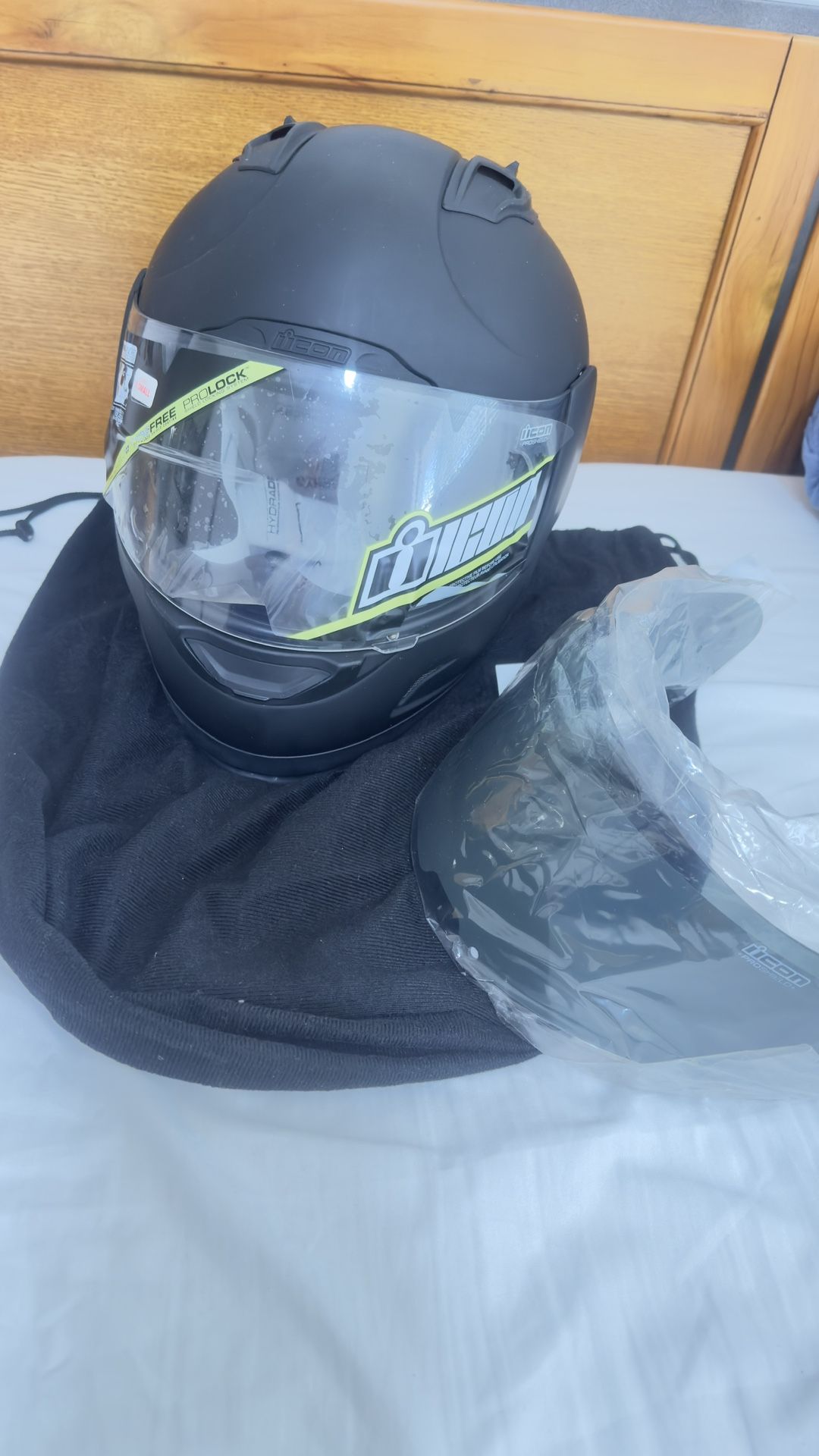 HELMET BRAND NEW ICON - NEVER USED!