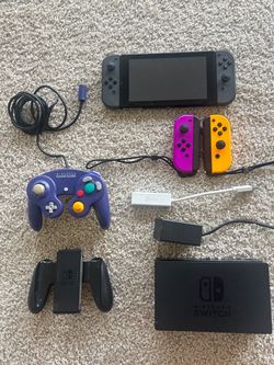 Nintendo Switch 32 GB Console Bundle with Accessories