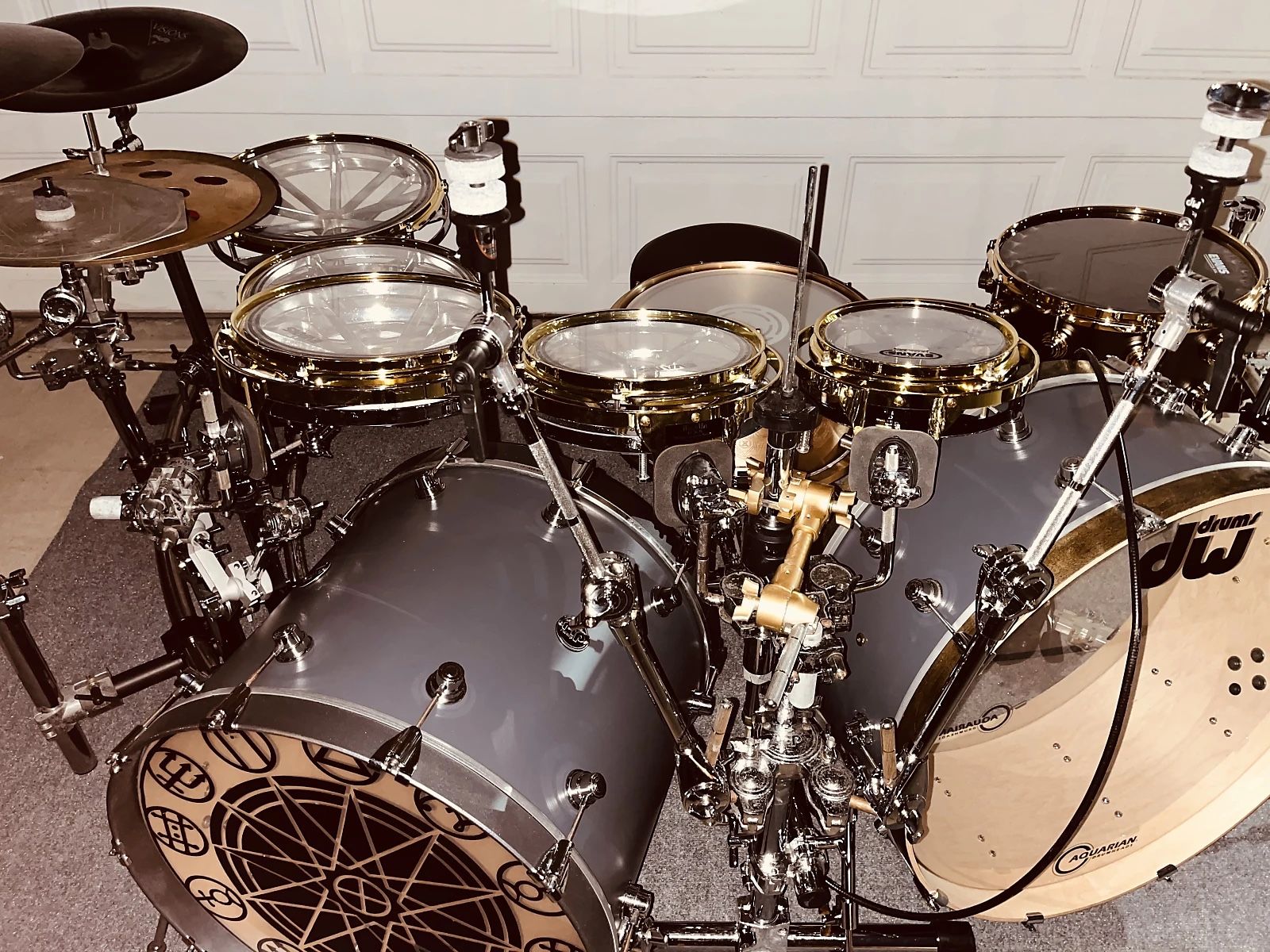 TWO FOR ONE ! | DW Performance Series 18x22" Bass Drum 2010 - Present - Gun Metal Grey to Black Diamond + 10x26" DW Collector Series Replica Bass Drum