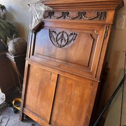 2 Twin Set Antique Headboards And Footboards 