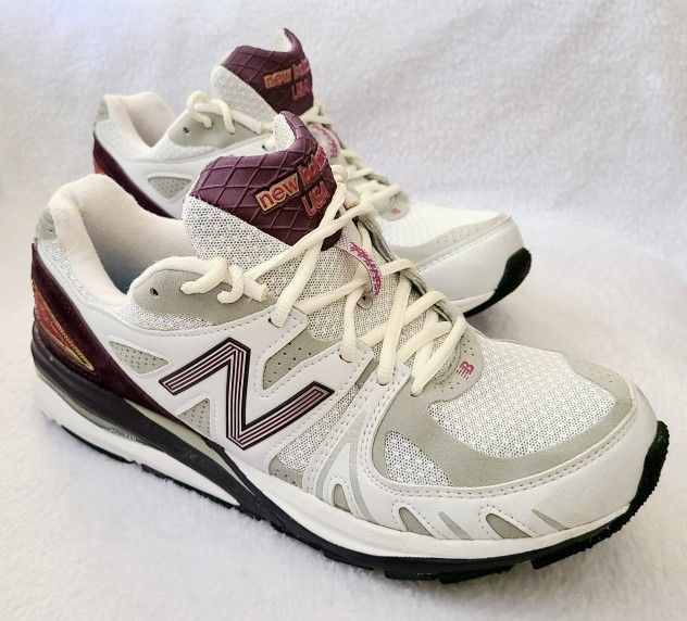 New Balance 1540 Purple White Encap W1540WP1 Women s Size 10.5 Wide Fits Size 9M for Sale in Arrowhed Farm CA OfferUp