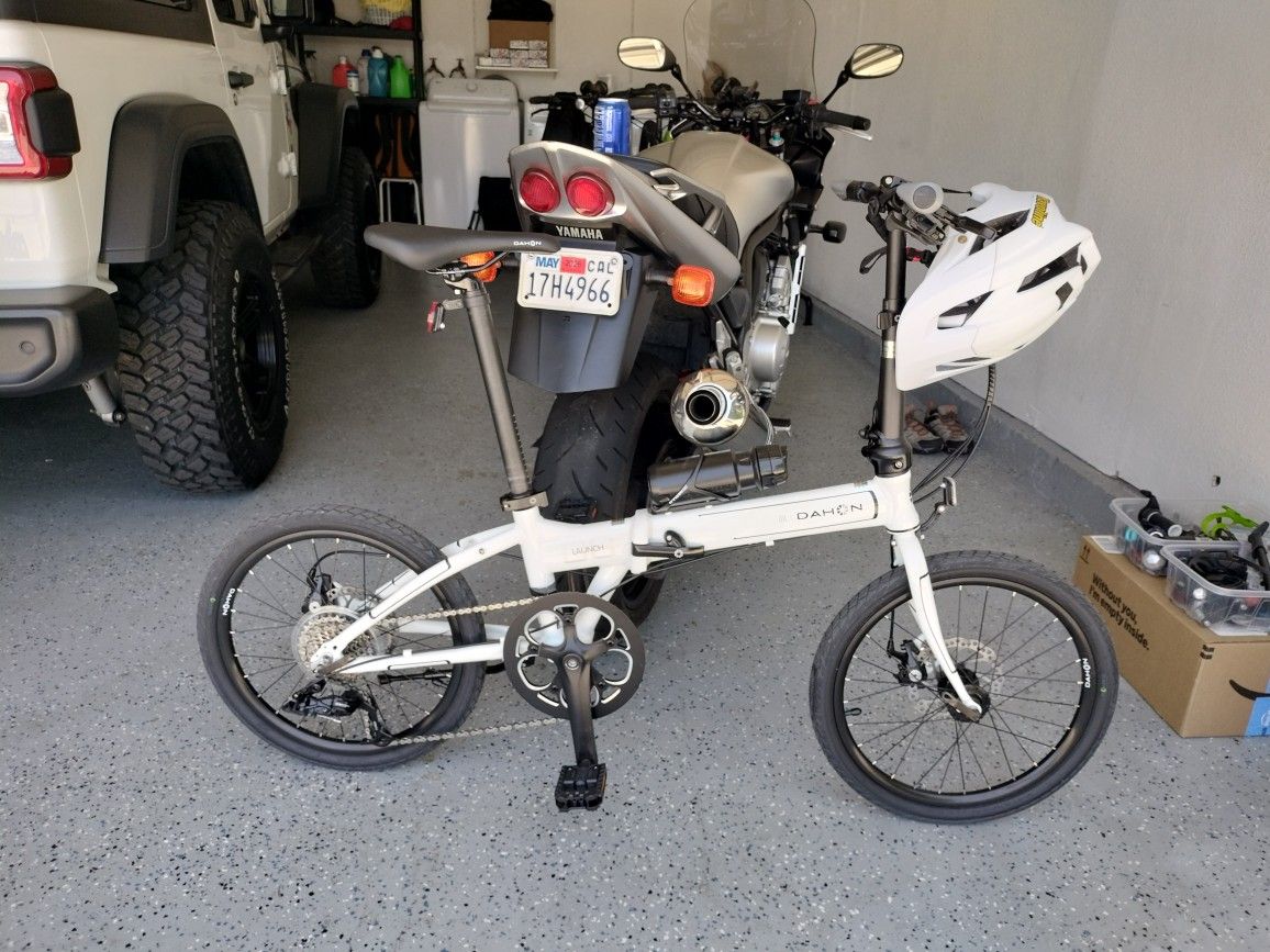 Dahon D8 Folding Bike