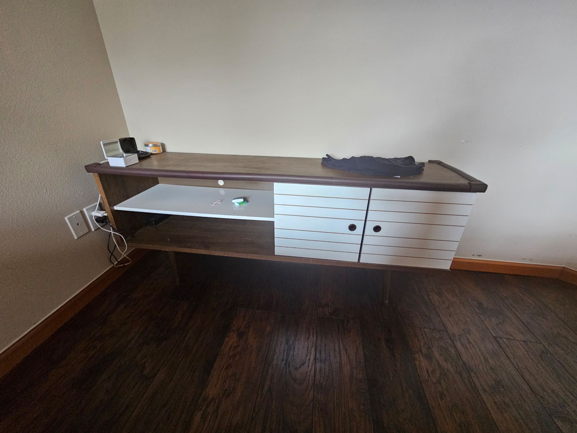 Tv stand