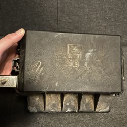 Dodge Charger / Chrysler Fuze Box 
