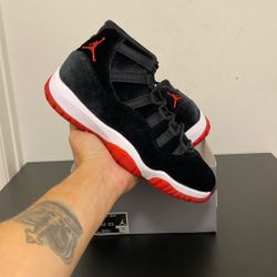 Air Jordan 11 Retro Bred Velvet 