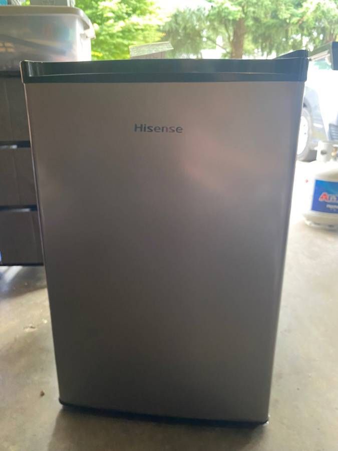 Mini Fridge For Dorm Room or Office 2.7 cu feet