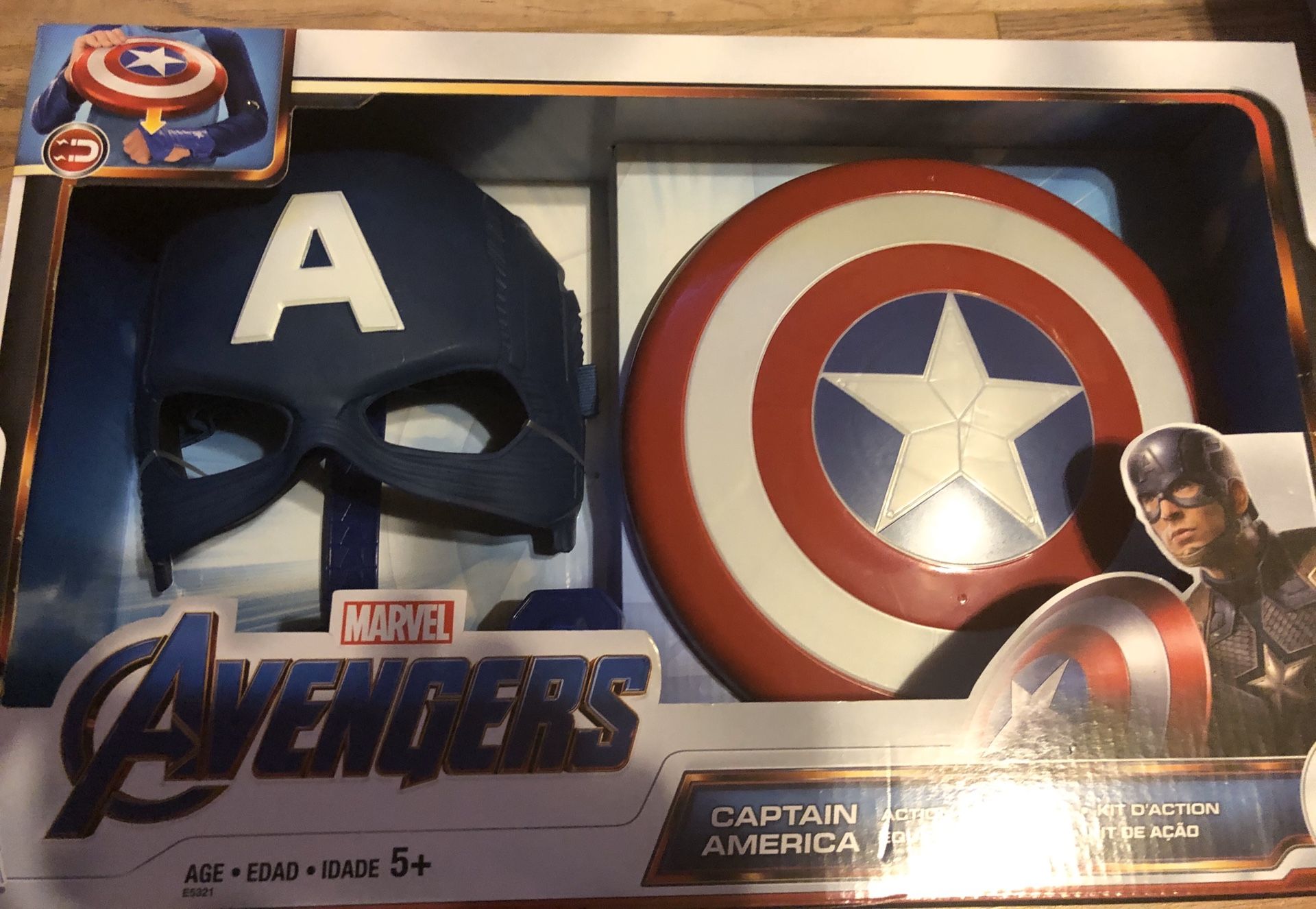 Marvel Captain America Action Armor Set