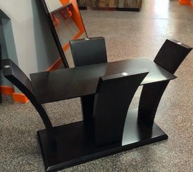 Glass kitchen dining table