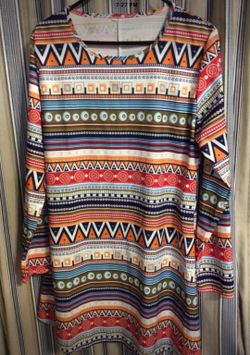 LADIES OR JUNIORS NOT SURE? TAG says Size XXXL Dress 35 inch total length, USED, slick type material, meet at huddle house/exxon at 2426 e Lamar Alex