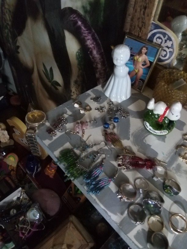 A Bunch Of Jewelry And Stuff