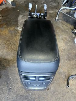 Dodge Charger Center Console And Shifter