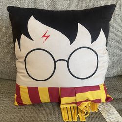 Harry Potter Character Pillow - Wizarding World 16X16