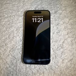 iPhone 15 Pro Max 128GB Unlocked – Natural Titanium – Excellent Condition