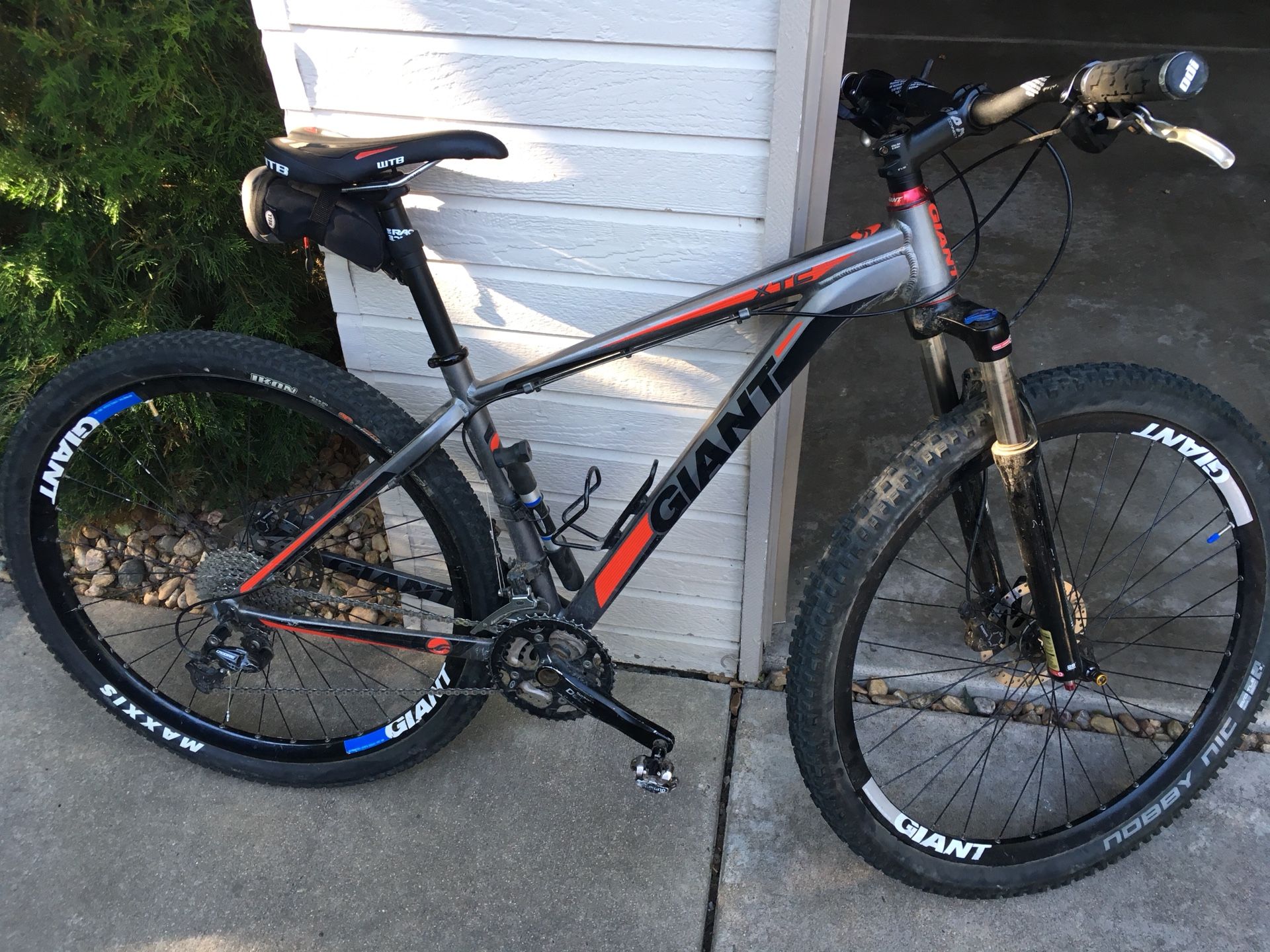 Giant XTC 29er 2 hardtail mountain bike size medium for Sale in