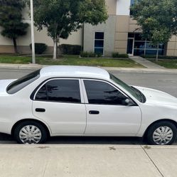 2000 Toyota Corolla