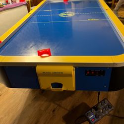 Air Hockey Table