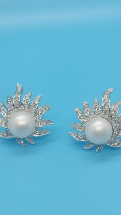 CELEBRITY N.Y signed earrings