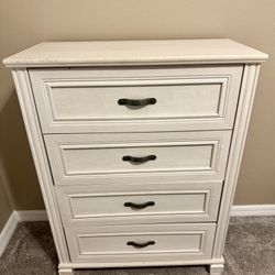 Bedroom Set Of 4. (2 Nightstands & 2 Dressers)