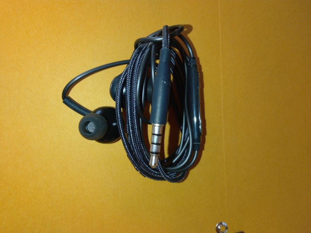 Samsung AKG Headphones 