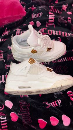 Jordan 4s Metalic Gold size 10.5