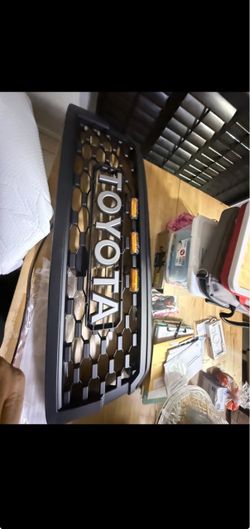Tundra 2011 Grill